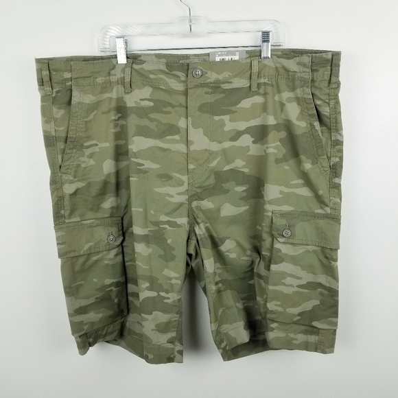 Falls Creek Green Camo Cargo Shorts NWT - Picture 1 of 9